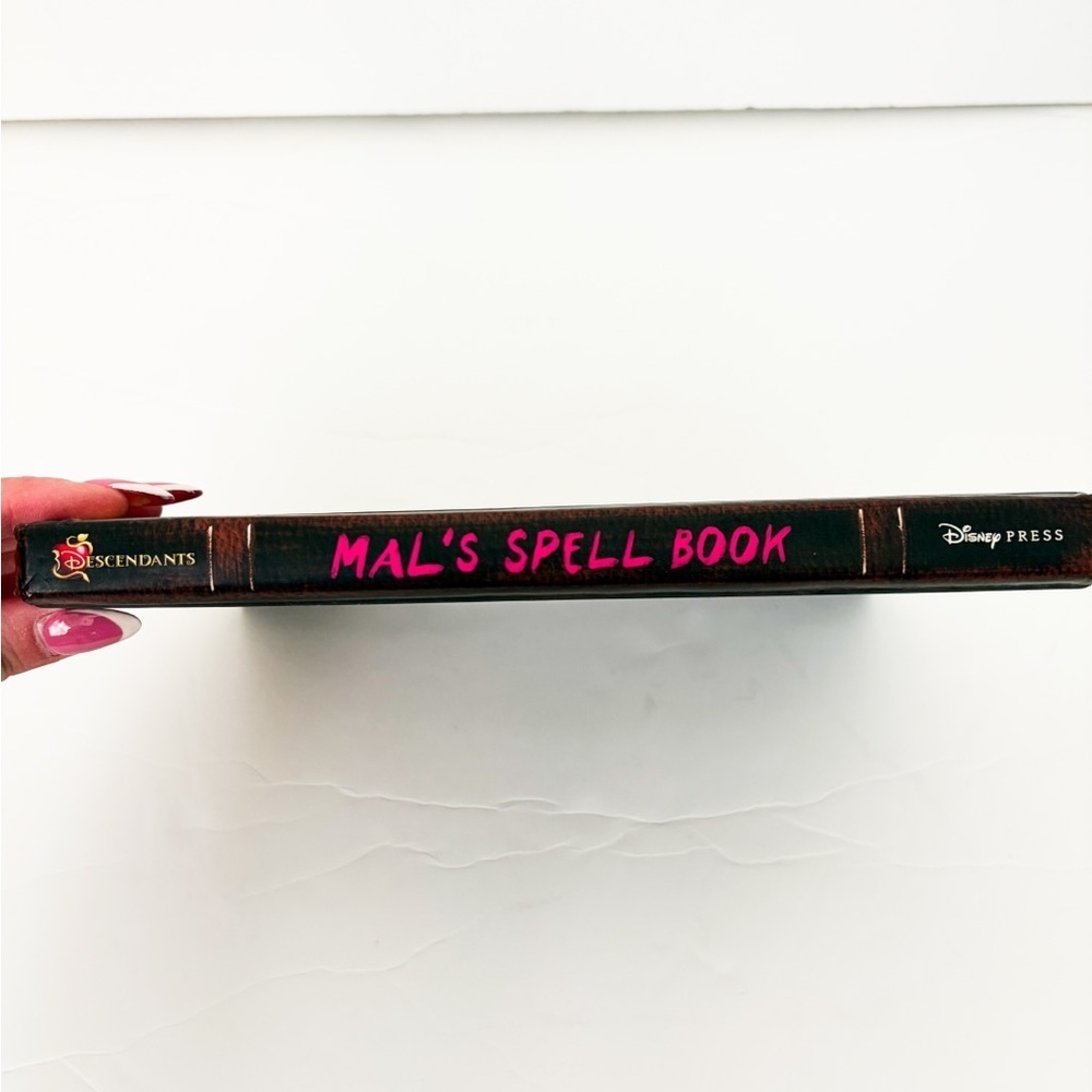 Descendants: Mal’s Spell Book by Disney Books (2015, Hardcover) - Picture 5 of 7